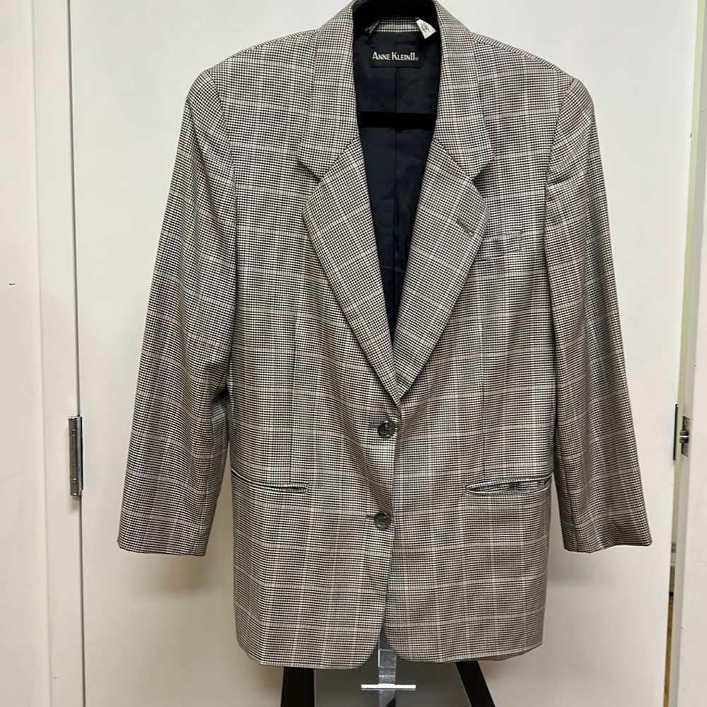 Wool and silk plaid blazer from Anne Klein II. Size 10 petite